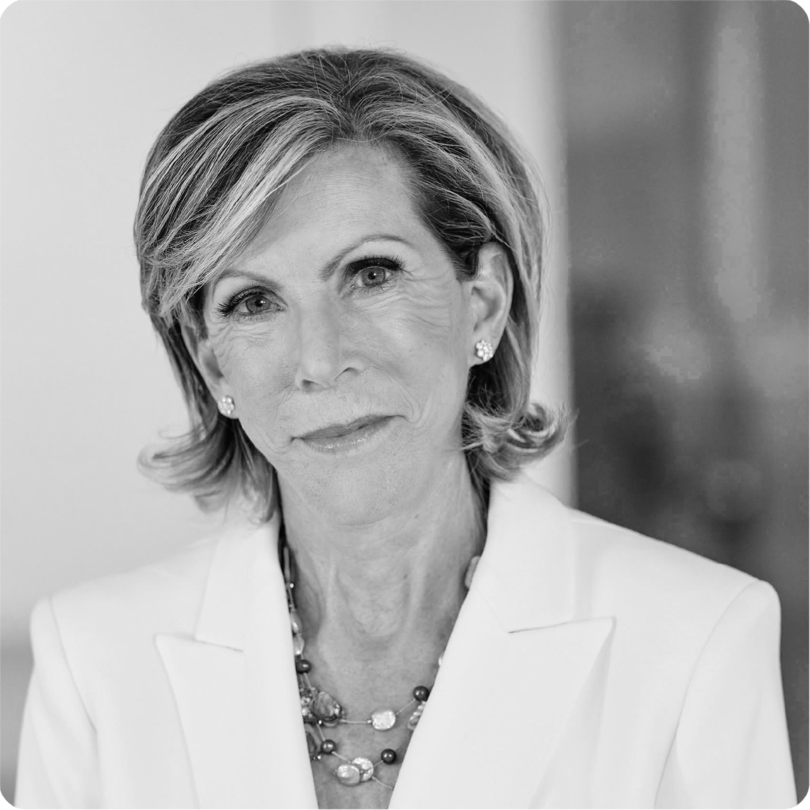 Kathy Giusti headshot in black & white